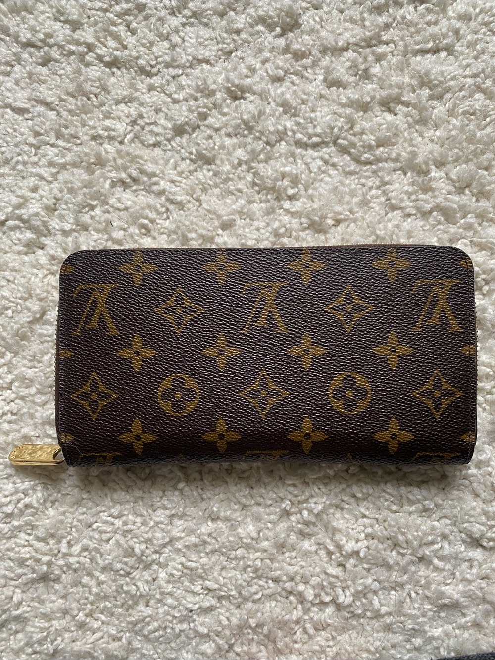 Authentic Louis Vuitton Zippy Wallet in Classic Brown Monogram Fuchsia Interior